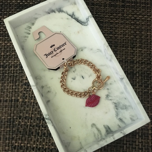 Juicy Couture Jewelry - Juicy Couture Gold Bar Lips Bracelet